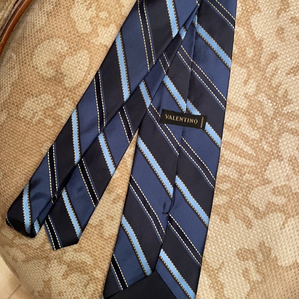 Valentino tie